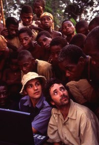 Pygm�es de Carlo, Les (2002)